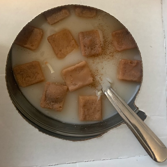 Cinnamon crunch cereal bowl 12 oz candle - Picture 2 of 7
